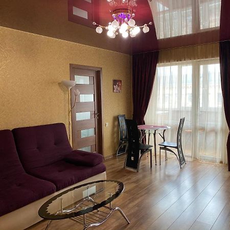 New Apartments With Panoramic Views On Avenue Nauky Kharkiv Exterior photo