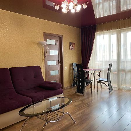 New Apartments With Panoramic Views On Avenue Nauky Kharkiv Exterior photo